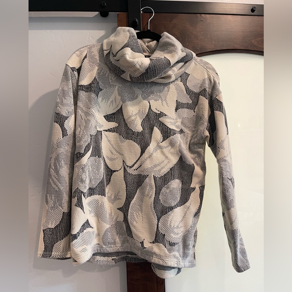 Burton Funnel neck pullover